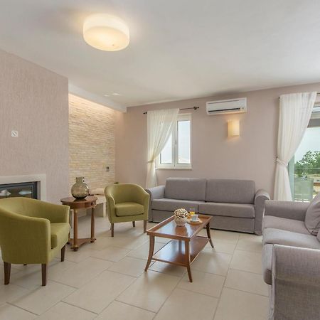 Villa Sterpazzi - Near Porec With Sea View, Private Jacuzzi, Sauna And Pool Visnjan Exterior photo