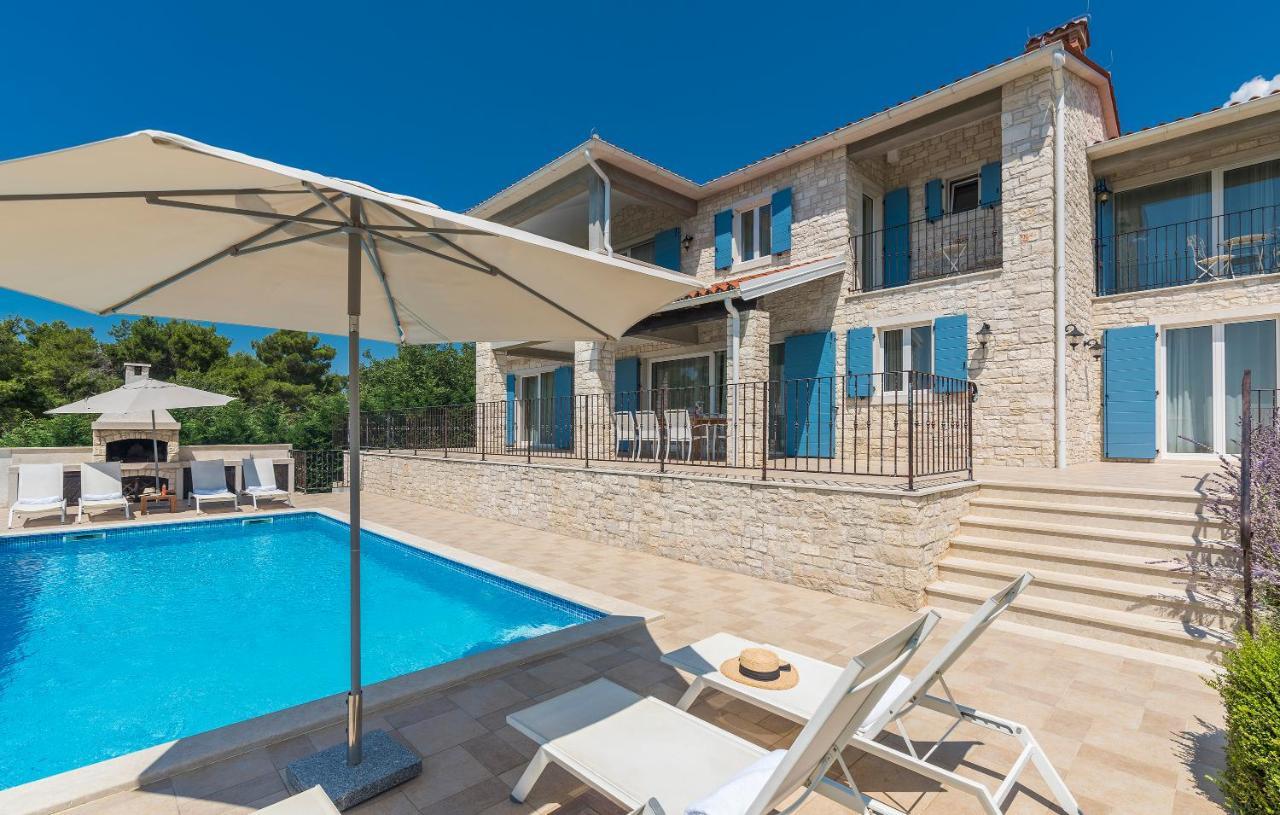 Villa Sterpazzi - Near Porec With Sea View, Private Jacuzzi, Sauna And Pool Visnjan Exterior photo
