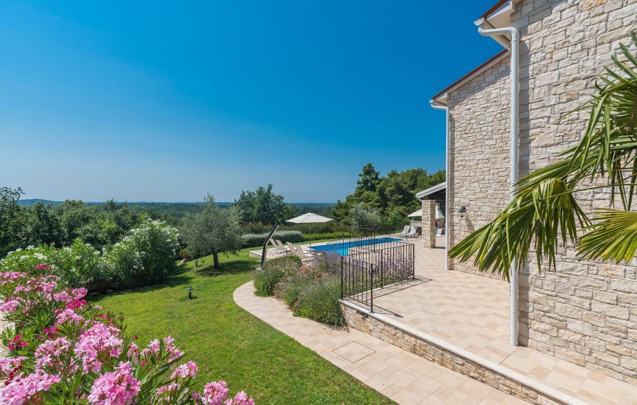 Villa Sterpazzi - Near Porec With Sea View, Private Jacuzzi, Sauna And Pool Visnjan Exterior photo