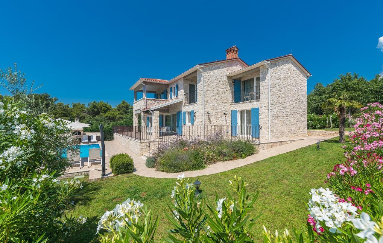 Villa Sterpazzi - Near Porec With Sea View, Private Jacuzzi, Sauna And Pool Visnjan Exterior photo