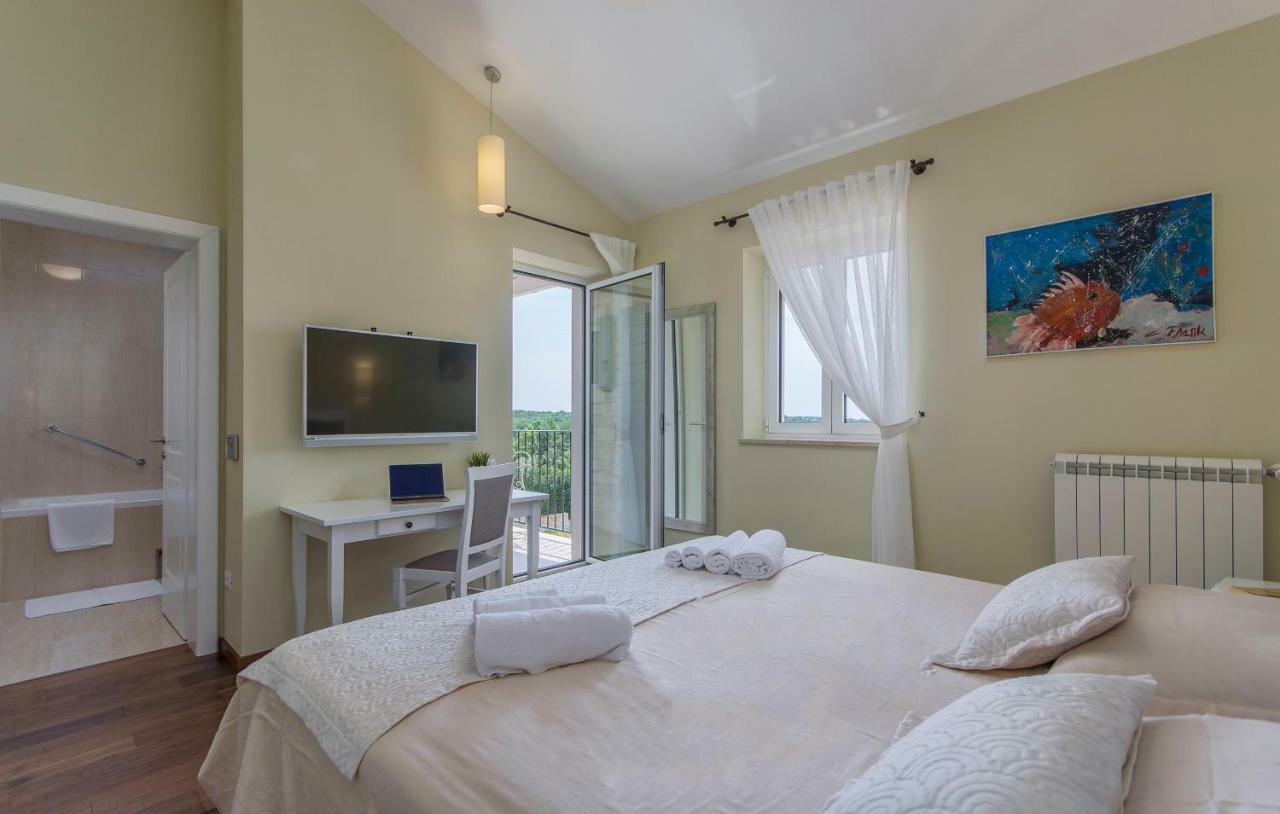 Villa Sterpazzi - Near Porec With Sea View, Private Jacuzzi, Sauna And Pool Visnjan Exterior photo