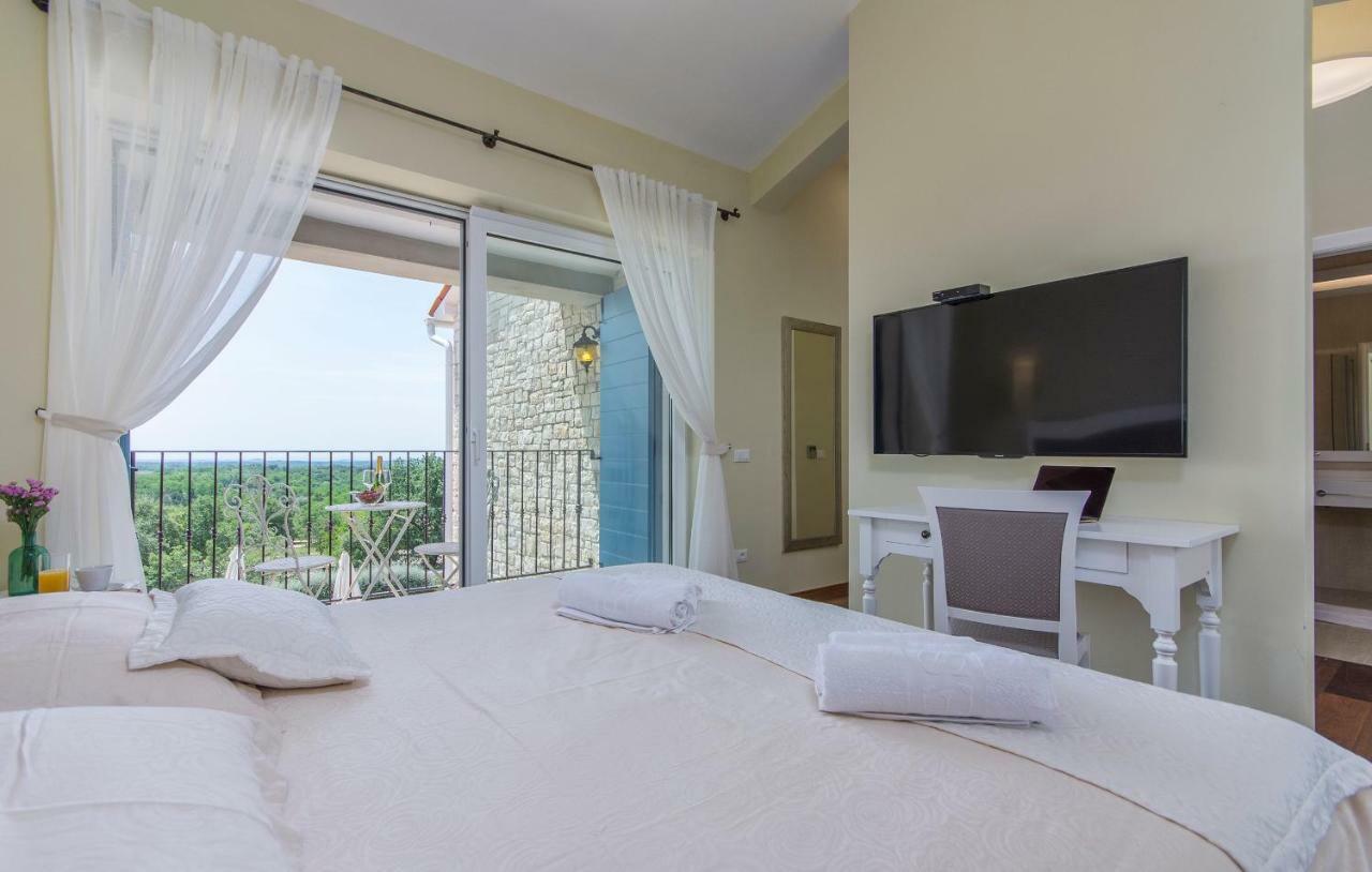 Villa Sterpazzi - Near Porec With Sea View, Private Jacuzzi, Sauna And Pool Visnjan Exterior photo