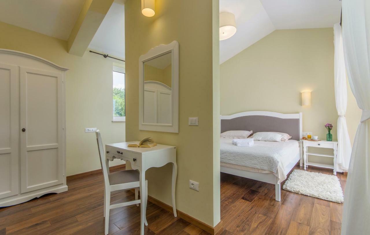 Villa Sterpazzi - Near Porec With Sea View, Private Jacuzzi, Sauna And Pool Visnjan Exterior photo