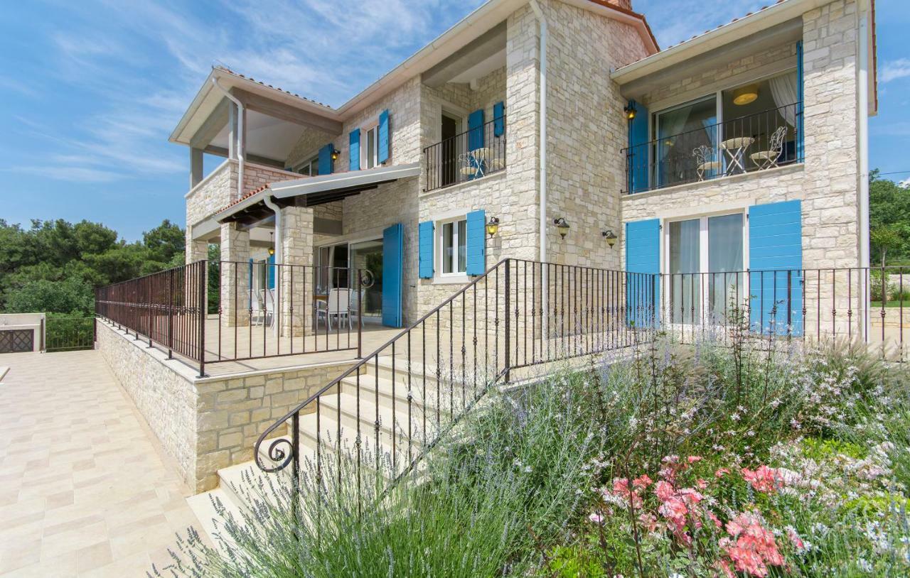 Villa Sterpazzi - Near Porec With Sea View, Private Jacuzzi, Sauna And Pool Visnjan Exterior photo