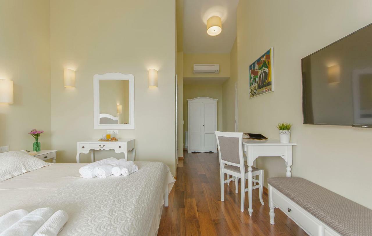 Villa Sterpazzi - Near Porec With Sea View, Private Jacuzzi, Sauna And Pool Visnjan Exterior photo